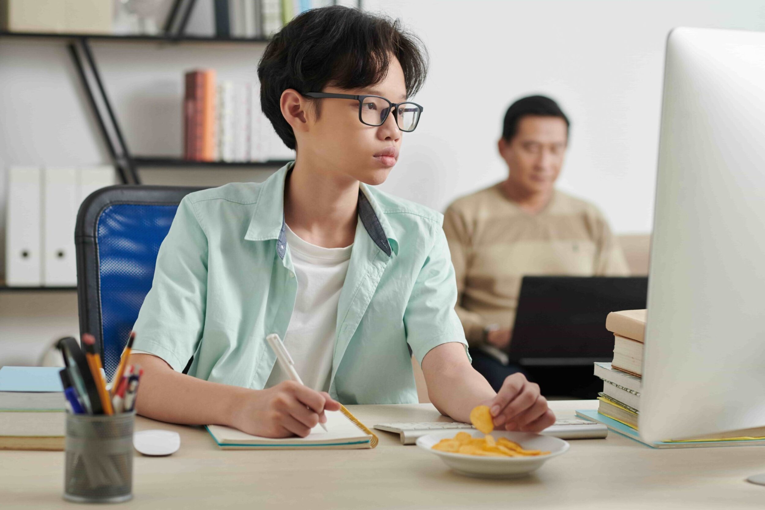 Online Ninth Grade image 21 (name boy working online)